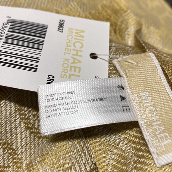 MICHAEL KORS NWT Scarf MK Print - Picture 3 of 6
